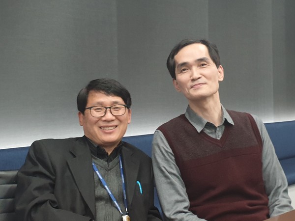 이글루시큐리티 빅데이터보안연구소 전영주 전문위원(좌)과 류승환 소장