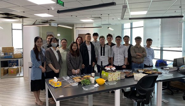 비젠트로 베트남 법인은 매월 생일잔치나 베트남 고유의 행사를 진행하면서 직원들의 유대감을 높여나가고 있다.