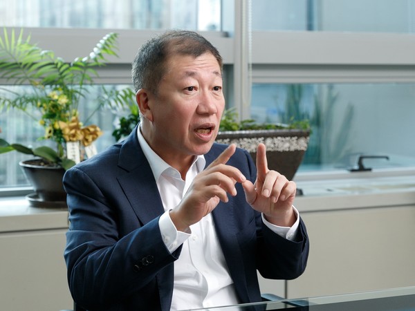 “‘AUD 플랫폼’을 중심으로 시스템을 구축할 경우 표준화가 간단해 휴먼 에러를 줄일 수 있을 뿐만 아니라, 담당자가 바뀌어도 구조를 빠르게 파악할 수 있어 운영이나 유지보수 측면에서 유리하다.”