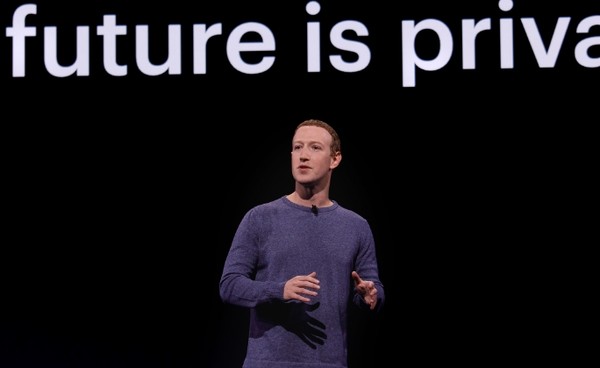 페이스북이 마크 저커버그 CEO의 공언 대로 메타버스 비즈니스를 위해 5천만 달러를 투자한다. 사진=페이스북