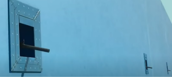 오징어 게임에 사용되는 인공지능 소총 (출처: 넷플릭스)