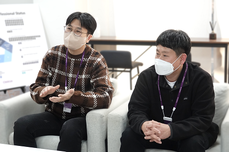 클루커스 김대환 클라우드 컨설팅 그룹 매니저(좌측), 안남수 어카운트 테크니컬 서비스 매니저