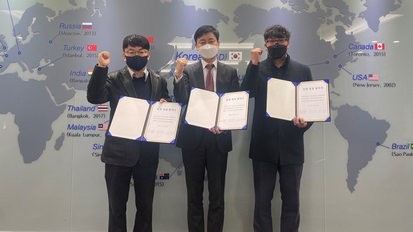 (왼쪽부터) 뉴에어솔루션 이진화 대표, 티맥스오에스 허희도 대표, 제너시스템 이영진 대표