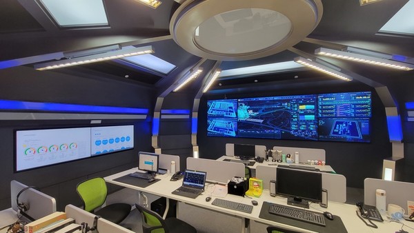 Digicentre 데이터센터 상황실에서 운영중인 WeMB 스마트데이터센터 통합관제 플랫폼.