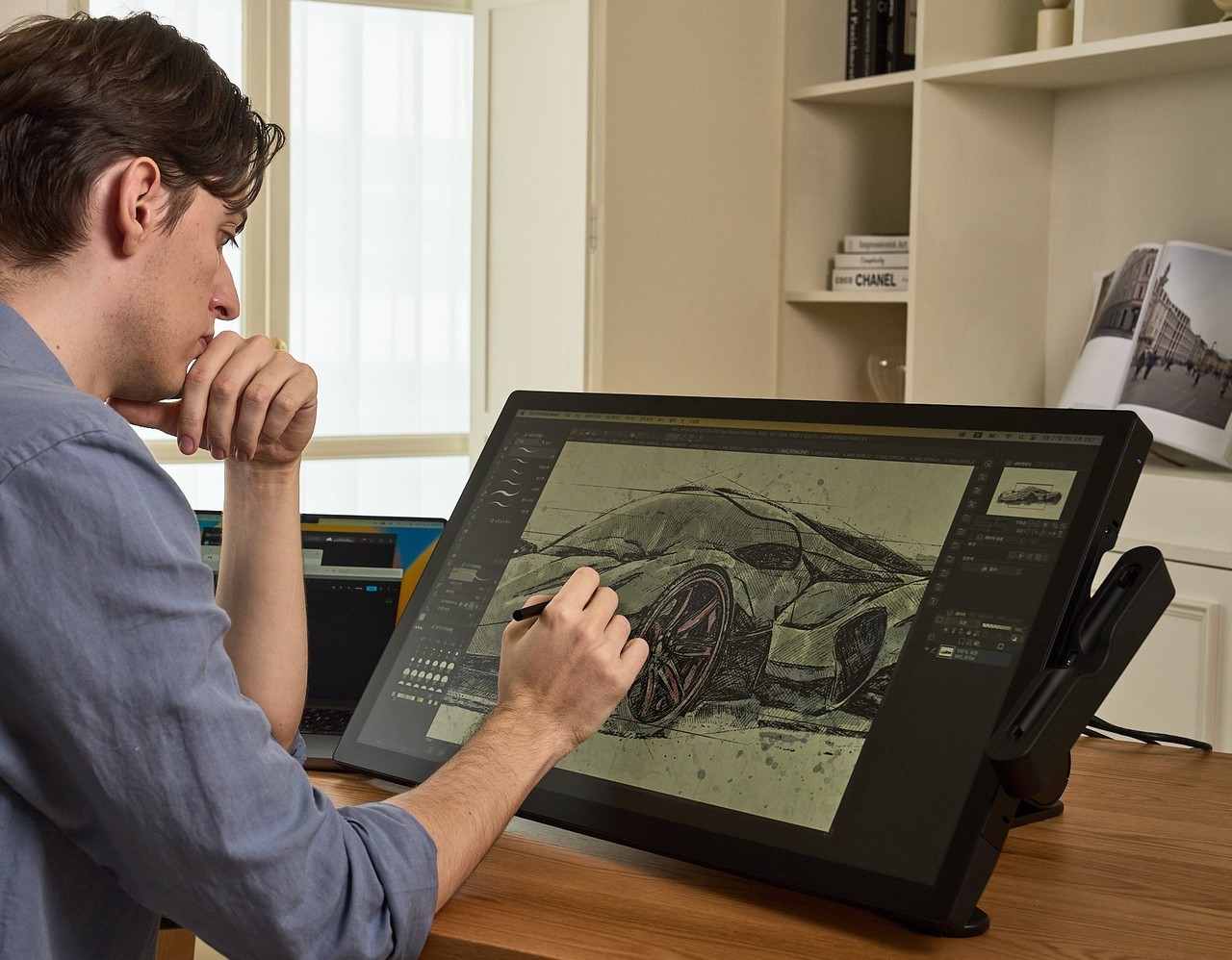 와콤 신티크 프로 27을 활용한 자동차 디자인