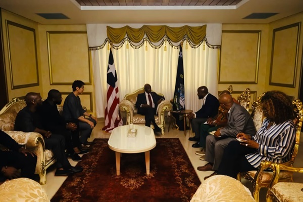 글루와는 14일 오태림 대표가 아킨 존스 글루와 디렉터와 함께 조셉 보아카이 라이베리아 대통령을 방문해 면담을 진행했다고 밝혔다.