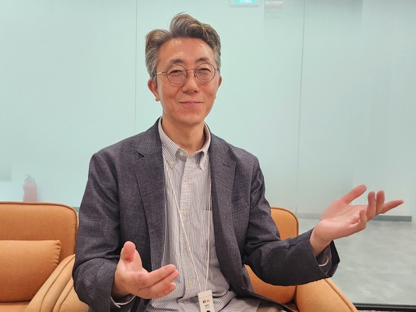 KT DS 강인모 기술혁신단 기술CoE 담당은 “KT DS는 디지털 트랜스포메이션과 AI 트랜스포메이션은 선택이 아니라 필수다. KT DS의 K-Way 를 통해 더 나은 서비스와 혁신을 고객에게 제공하고, 변화하는 비즈니스 환경에서 경쟁력을 강화하겠다”고 강조했다.