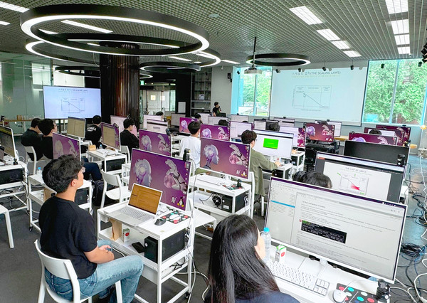 멀티 노드 GPU를 활용한 딥러닝 모델을 실습하기 위해 방법론을 학습하는 모습.