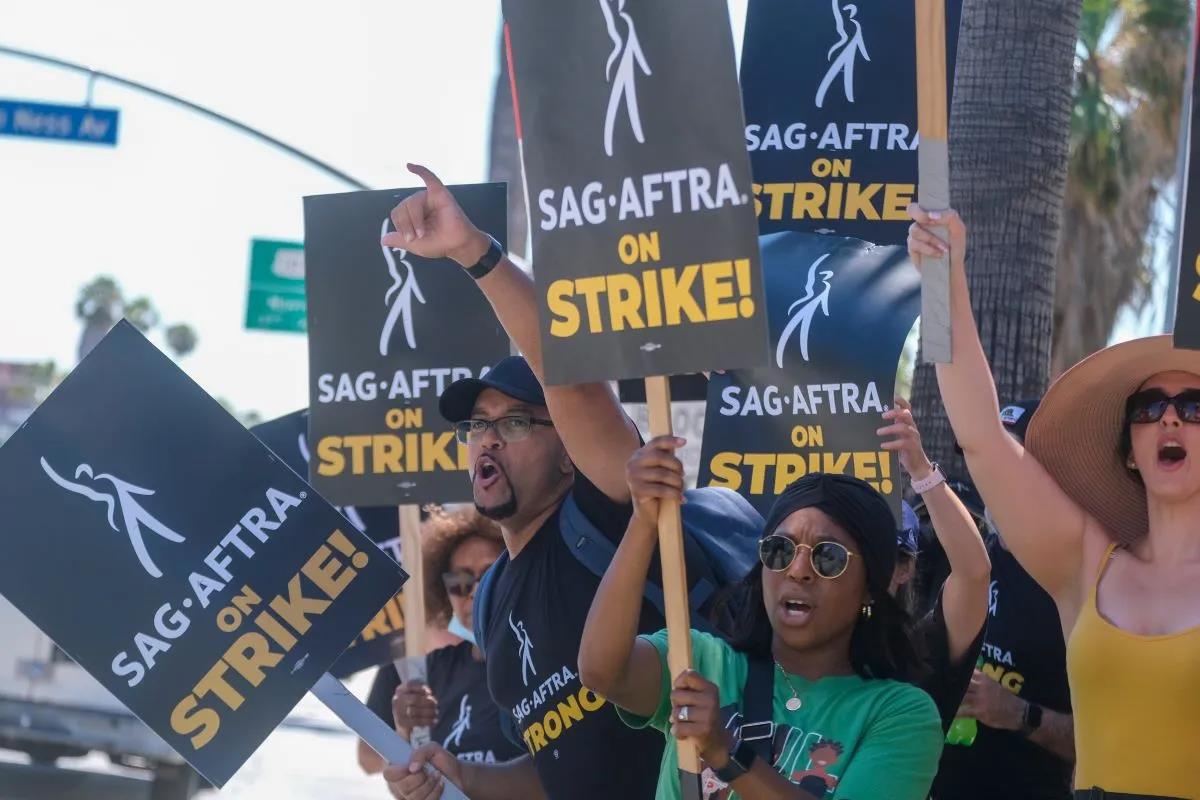 지난해 영화배우조합의 할리우드 파업 모습. 사진=셔터스톡