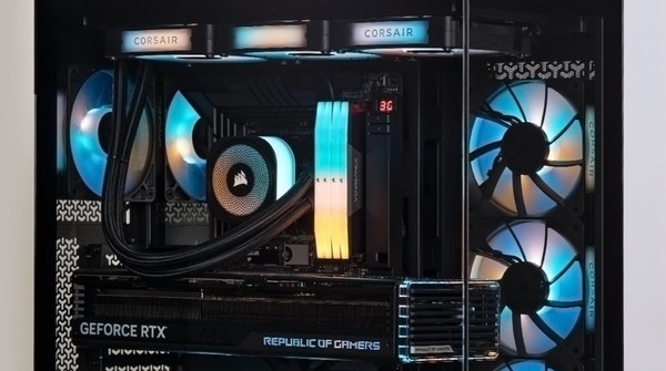 커세어의 타이탄 RX RGB 쿨러 모습.