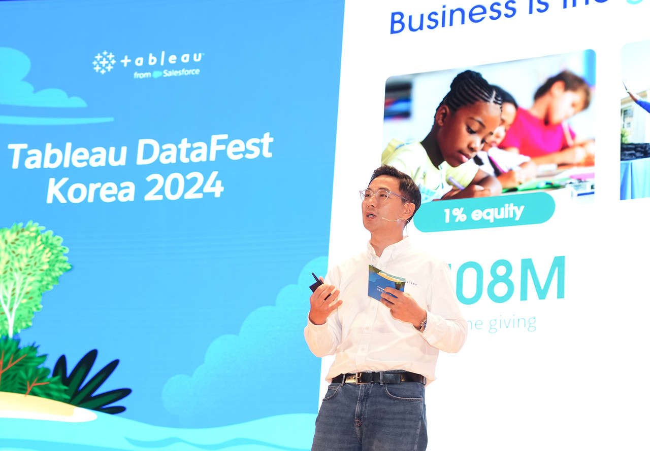 태블로 위장영 한국 비즈니스 총괄이 ‘태블로 데이터 페스트 2024’에서 기조연설을 하고 있다. (사진=세일즈포스 코리아)