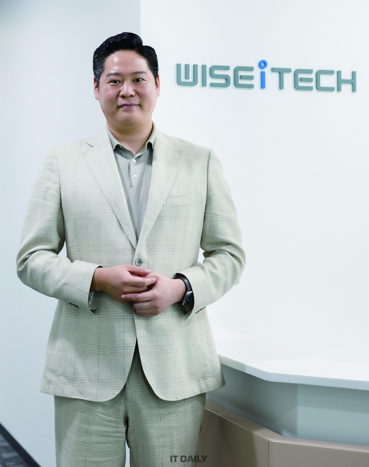 “인생관은 자신을 믿는 것”      살아오면서 크고 작은 어려움이 많았지만 그것을 극복할 수 있었던 것은 스스로에 대한 믿음이 있었기 때문이고, 그러한 믿음은 도전적인 상황에서도 포기하지 않고 최선을 다하게 만드는 원동력이 됐다고 김다산 대표는 밝혔다.