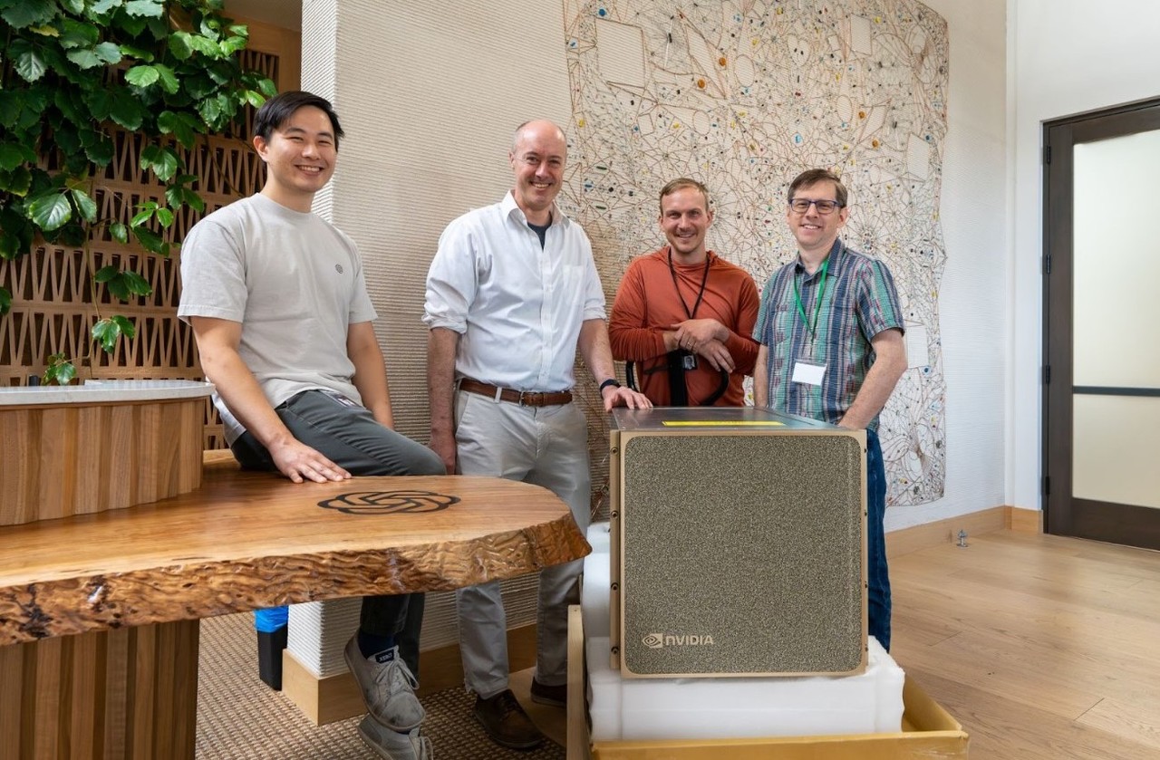 엔비디아가 오픈AI에 제공한 DGX B200