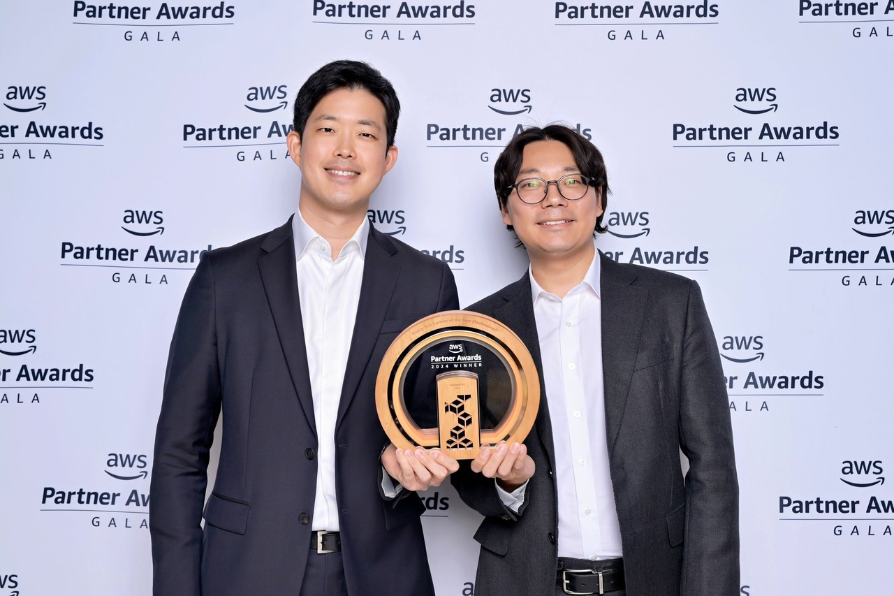 (왼쪽부터) 슈퍼브에이아이 김현수 대표, 차문수 공동창업자 (사진=슈퍼브에이아이)