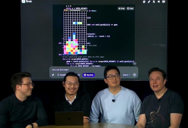 xAI 연구진과 일론 머스크(가장 오른쪽)가 즉석에서 테트리스 게임 개발 과정을 시연하고 있다. 그록3는 테트리스와 비주얼드를 합성한 새로운 게임을 만들라는 트롬프트가 입력된 후 10분 뒤 게임을 선보였다. (출처: xAI 엑스 라이브 스트림 캡처)