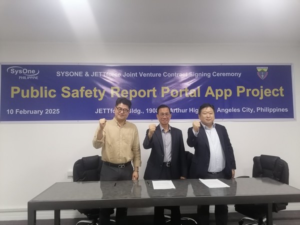 시스원의 필리핀 현지법인인 시스원 필리핀은 필리핀 북부 최대 보안 업체인 제트포스와 민간 긴급신고통합 서비스 개발을 위한 계약을 체결했다. 왼쪽부터 시스원 필리핀 김영각 지사장, 제트포스 콜 티토 C 틱맨회장, 시스원 이민우 전무.
