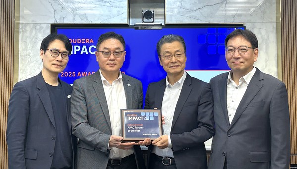 (왼쪽 두 번째부터) 코오롱베니트 정상섭 상무, 클라우데라 최승철 지사장