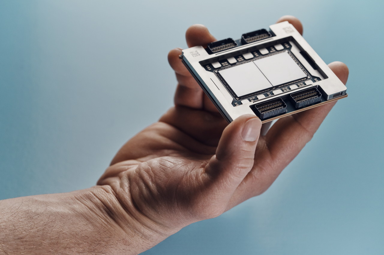 온칩 AI 가속 기능을 갖춘 IBM 텔럼 II 프로세서