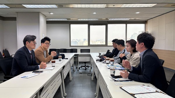 덕일전자공업고등학교와 KOSA의 업무협약식 현장