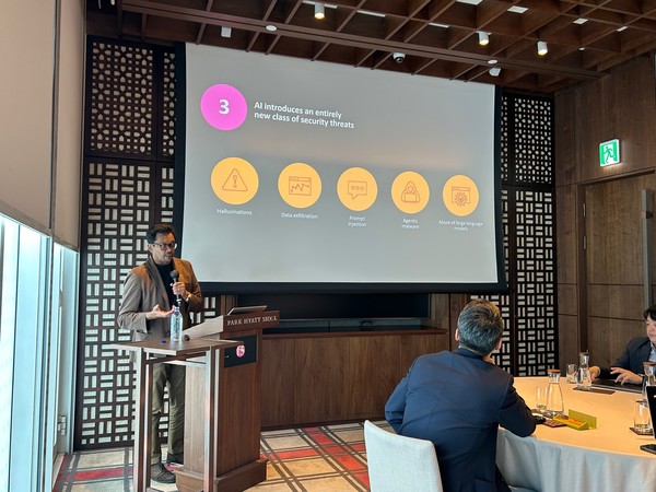 F5 모한 벨루 아시아태평양·중국·일본 지역 CTO가 발표를 진행하고 있다. (사진: 성원영 기자)