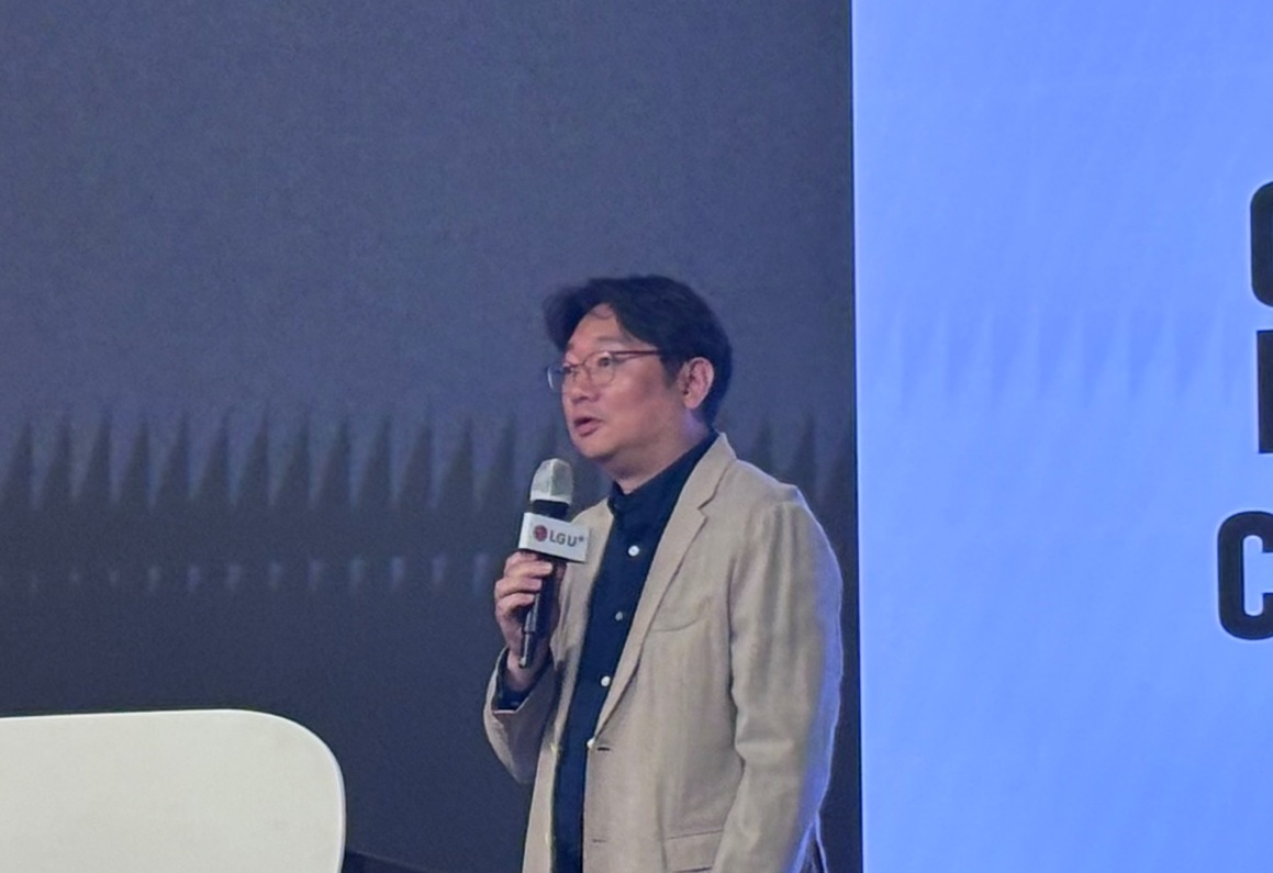 LG유플러스 서남희 CV담당이 ‘AI 상담 어드바이저 기술설명회’에서 발표하고 있다.