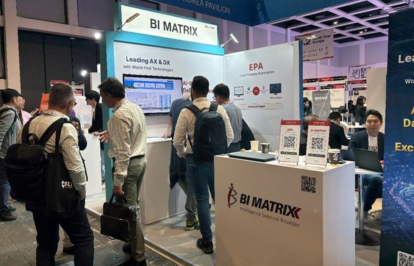 비아이매트릭스가 5월 21일부터 23일까지 독일 베를린에서 열린 ‘GITEX 유럽 2025’에 참가해 AI 기반 DB 데이터 분석 솔루션 ‘지매트릭스(G-MATRIX)’등 AI 기반 솔루션을 소개했다. 사진은 비아이매트릭스 부스 모습.