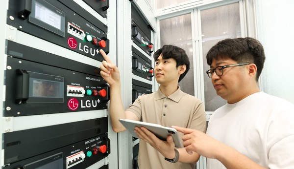 LG U+는 29일 IDC 평촌2센터에 차세대 액체냉각 기반 데모룸을 개소하고, AIDC의 냉각 효율성과 지속가능성을 높이기 위한 기술 실증에 돌입한다고 밝혔다. (사진=LG U+)