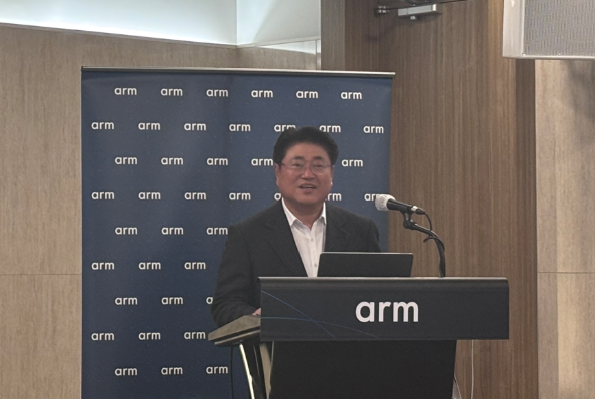 ARM 코리아 황선욱 사장이 5일 서울 중구 프레지던트 호텔에서 기자 간담회를 통해 발표하고 있다. (사진=권영석 기자)