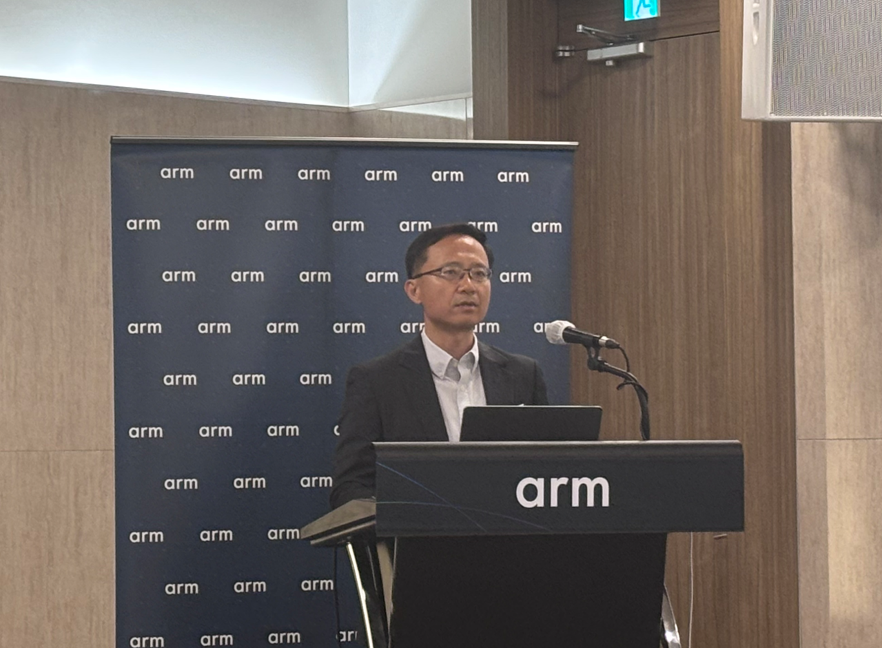 ARM 코리아 황선욱 사장이 5일 서울 중구 프레지던트 호텔에서 기자 간담회를 통해 발표하고 있다. (사진=권영석 기자)