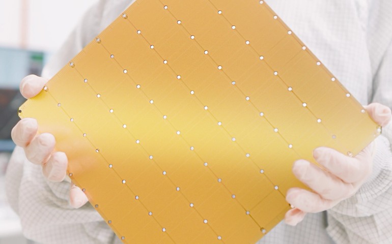 세레브라스가 개발한 AI 칩 WSE. 사진=세레브라스