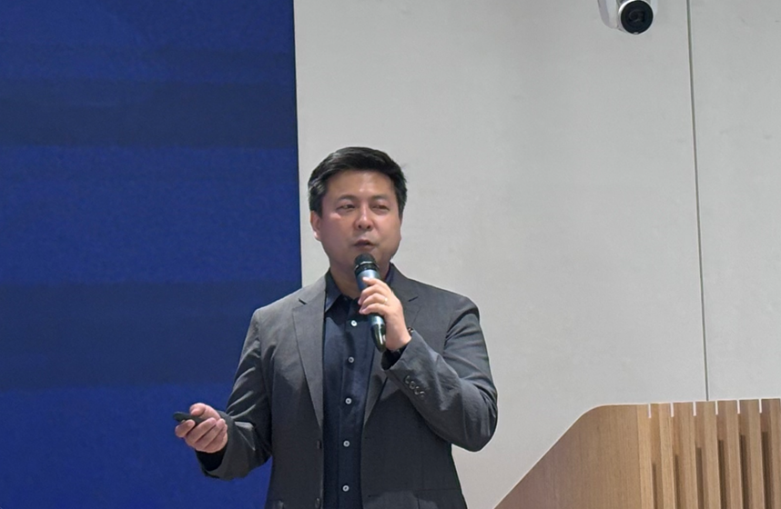 몰로코 안익진 CEO가 ‘몰로콘25(MOLOCON25) 미디어 브리핑’에서 발표하고 있다. (사진=권영석 기자)