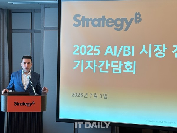 스트래티지 로넨 나이슈타인(Ronen Naishtein) 아태·일본 지역 부사장 & 총괄 책임자