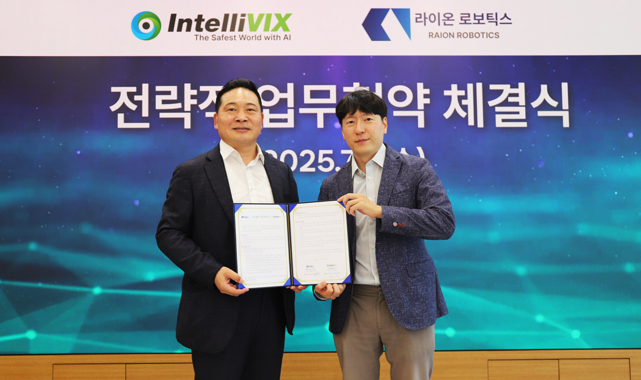 인텔리빅스 최은수 대표(왼쪽), 라이온로보틱스 황보제민 대표 (출처=인텔리빅스)