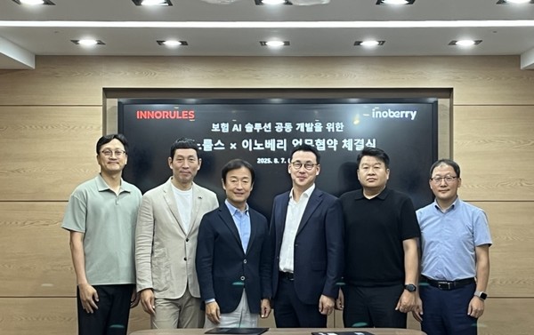 (왼쪽부터) 이노룰스 최규웅 이사, 유승영 상무, 장인수 대표, 이노베리 조민재 대표, 배성호 부대표, 박성우 상무