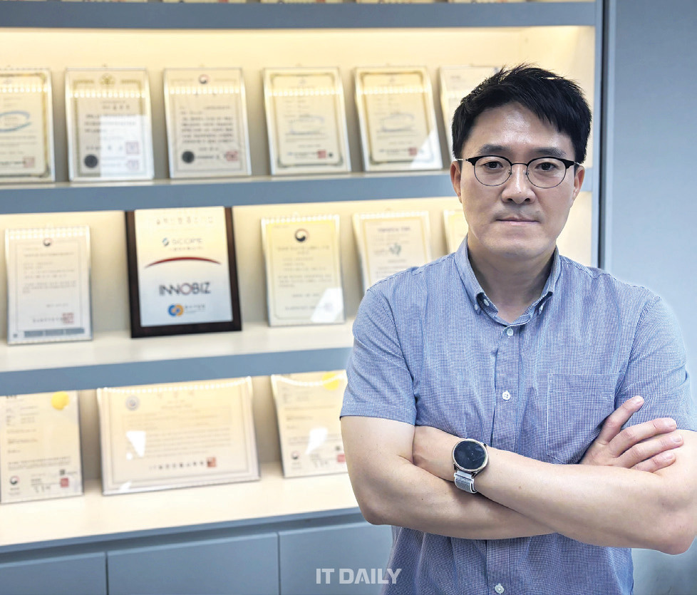 스콥정보통신 신익수 해외사업팀장은 "국내에서도 아이피스캔이 K-보안 대표 솔루션으로 확실히 자리잡을 수 있도록 마케팅과 파트너십을 강화할 것"이라고 포부를 밝혔다.