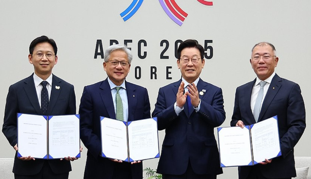 (왼쪽부터) 과기부 배경훈 장관, 엔비디아 젠슨 황 CEO, 이재명 대통령, 현대차 정의선 대표 (출처=과기부)