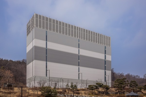 에퀴닉스의 SL2x·SL4 데이터센터 외관, 경기도 고양시 향동동에 위치했다. (사진=에퀴닉스) 