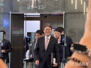 [위클리 시그널] KT 미디어 계열사 통합 선 긋기…AI 글라스 경쟁 ‘점화’